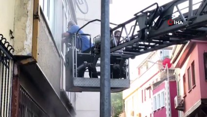 5 katlı apartmanda yangın paniği: 1’i bebek 3’ü çocuk, 12 kişi böyle kurtarıldı