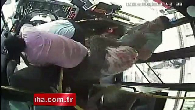 Bu videoda kim kime dum duma!