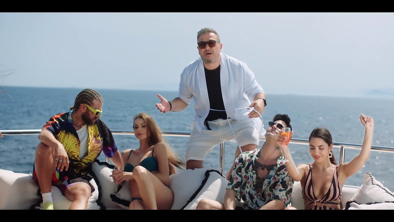 Αντώνης Ρέμος - Εγώ Γεννήθηκα Ξανά (Official Music Video)