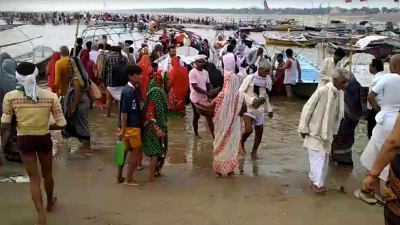 Shatak: COVID protocols defied during Ganga snan