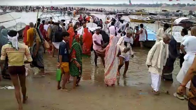 Shatak: COVID protocols defied during Ganga snan