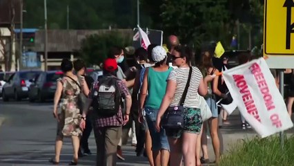 Des militants bloquent un poste de frontière entre la Bosnie et la Croatie