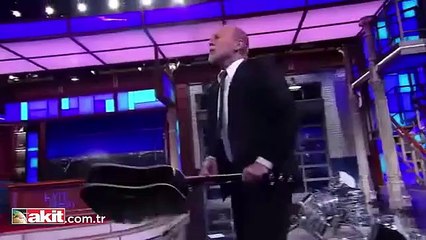 TV programında öldüresiye kavga ettiler