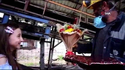 Evlatlarından babalarına telsiz anonsundan sürpriz ‘Babalar Günü’ kutlaması