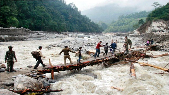 Ganga overflowing in Rishikesh, many ghats submerged