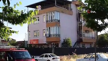 Böylesi ancak Türkiye'de olur: Çatıdan kendisi indi, arkadaşını çıkardı