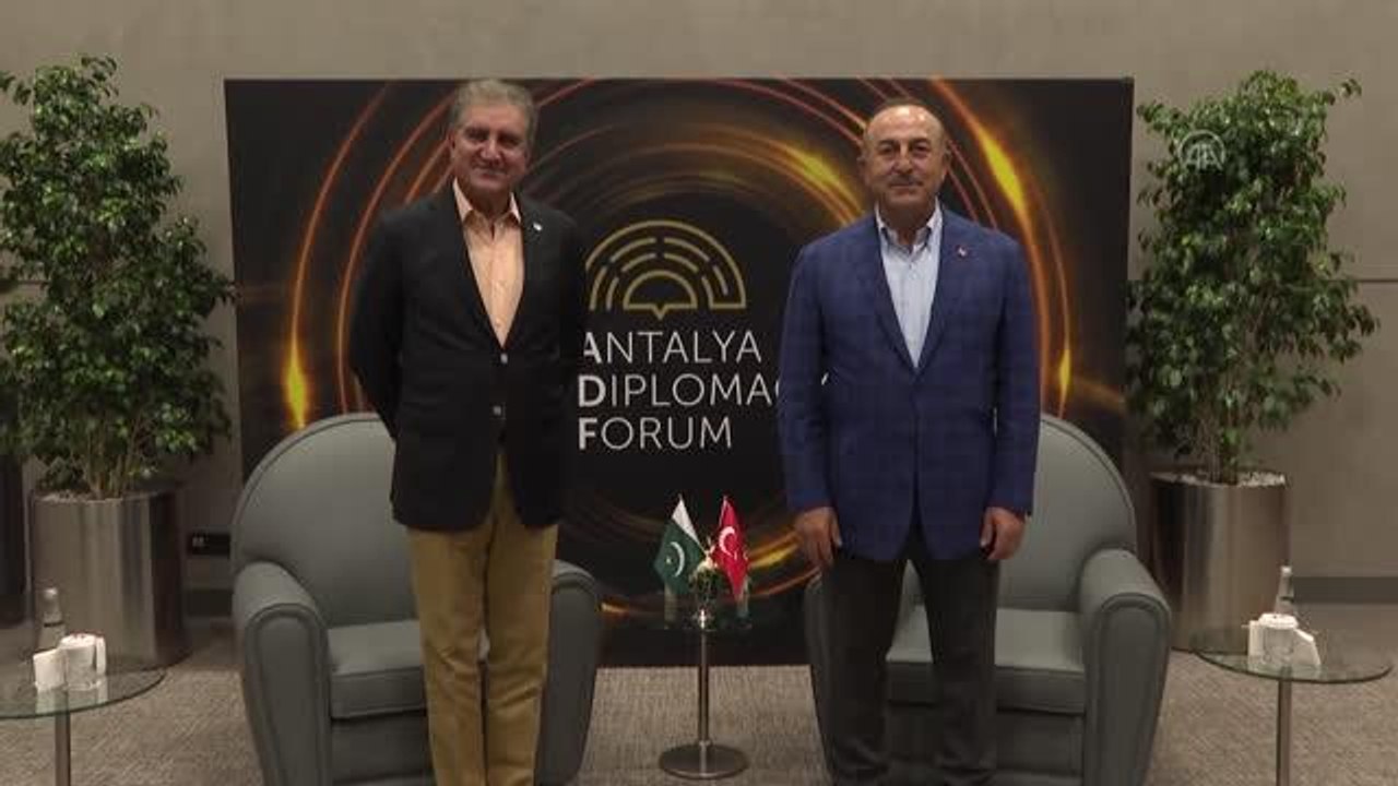 Dışişleri Bakanı Çavuşoğlu, Gine Bissau Dışişleri Bakanı Barbosa ile görüştü