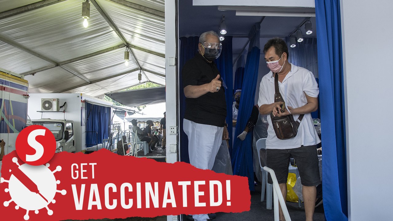 2,000 wholesale market workers happy to get first jabs under FT Ministry's mobile truck initiative