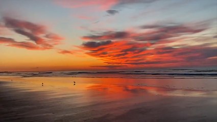 Télécharger la video: Gorgeous sunrises across the country mark the first day of summer