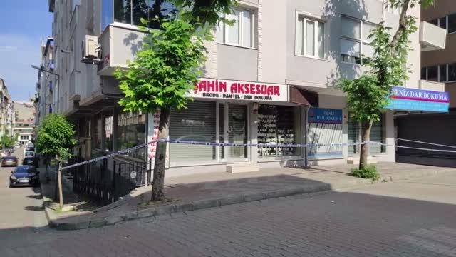 Güngören'de oluşan çatlaklar nedeniyle boşaltılan 4 katlı bina mühürlendi