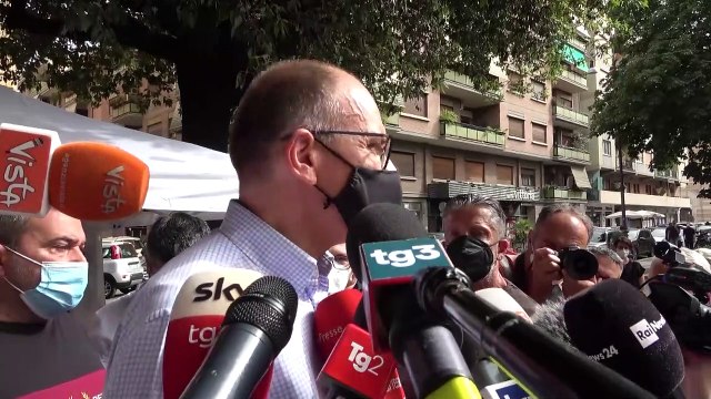 Roma, Letta al voto per le primarie: Il popolo del centro-sinistra c'è, questo è il metodo giusto