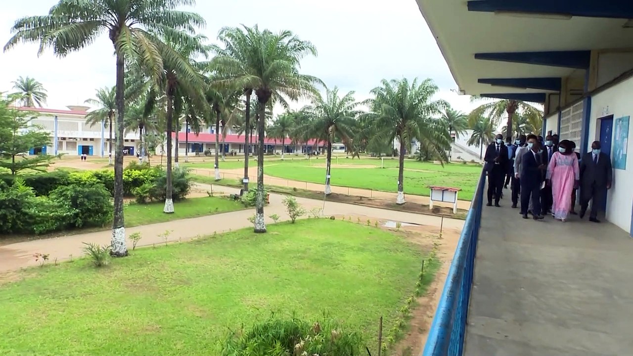 64 écoles accèdent à l'éducation numérique