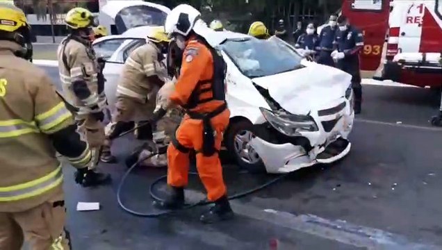 Engavetamento na W3 Norte