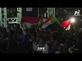 سودانيون يحتجون أمام القيادة العامة للجيش بعد تعهد 