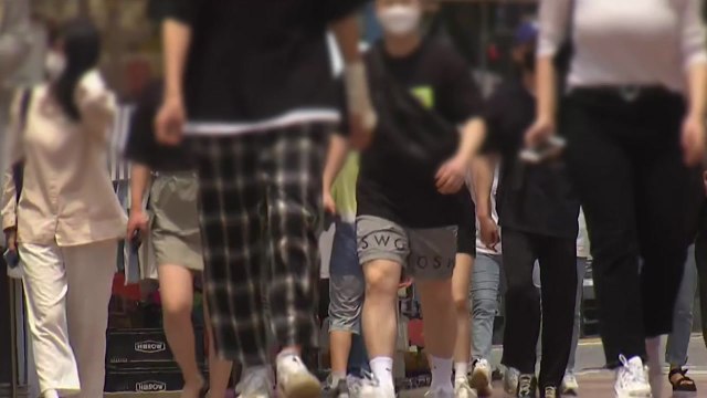 [뉴스라이브] 다음 달부터 '밤 10시 영업제한'·'5인 금지' 풀린다 / YTN