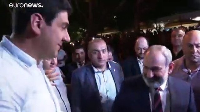 باشينيان يعلن فوزه بالانتخابات التشريعية في أرمينيا وخصمه يتهمه بالتزوير