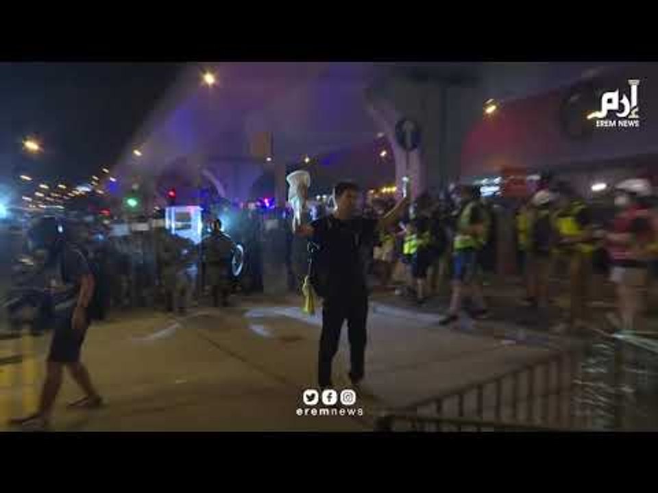 الشرطة في هونغ كونغ تستخدم الغاز المسيل لتفريق محتجين على  قانون التسليم