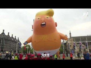 بالون "ترامب الرضيع" يحلق خارج البرلمان البريطاني قبل احتجاجات متوقعة