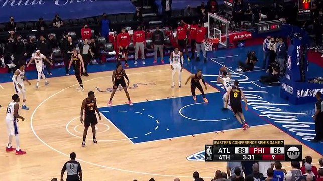 Ben Simmons refuse un tir facile