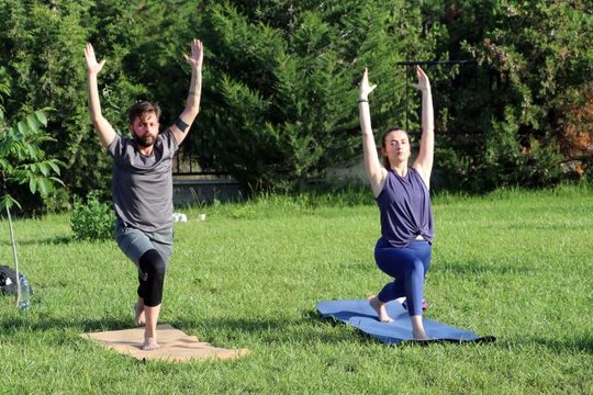 Dünya Yoga Günü'nü üniversite kampüsünde yoga yaparak kutladılar
