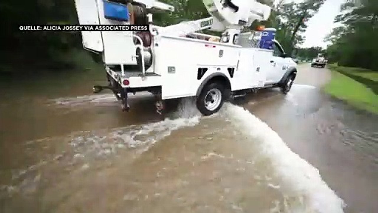 Aquaplaning im Tropensturm: 9 Minderjährige sterben in Kleinbus