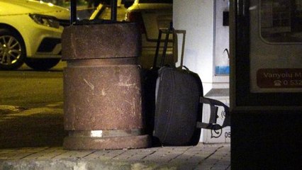 FÜNYEYLE PATLATILAN VALİZDEN KIYAFETLER ÇIKTI