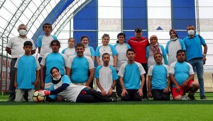 Özel çocukların futbol maçı keyfi