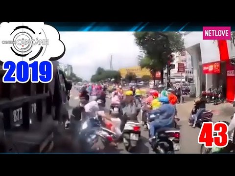 Camera Cận Cảnh 2019 - Tập 43: Cảnh giác khi đứng chờ đèn đỏ