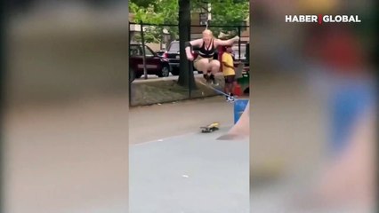 Kaykay kazasının mini gösteriye dönüştüğü anlar kamerada