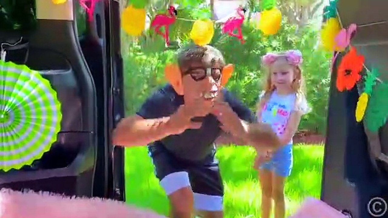 Nastya_and_her_travels_in_a_colored_car(360p)