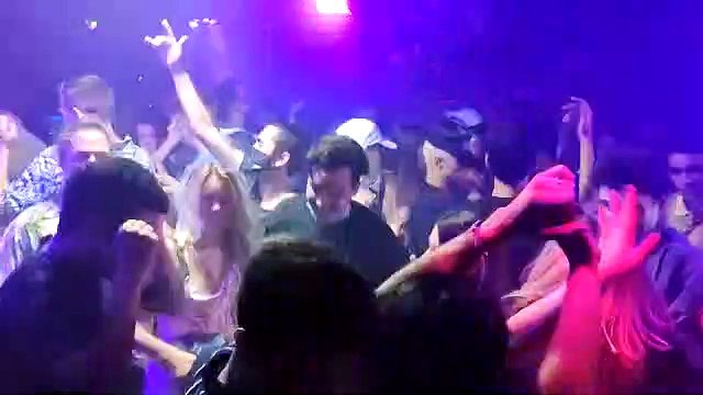 Jump arround de House of Pain + Party Up (Up In Here) de DMX