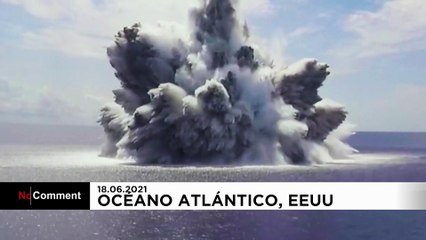La Armada estadounidense prueba la resistencia de uno de sus portaviones a base de explosivos