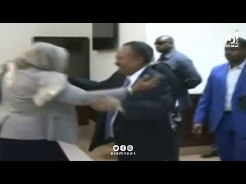 أول ظهور لرئيس الوزراء السوداني عبدالله حمدوك بعد محاولة اغتياله | #إرم_نيوز