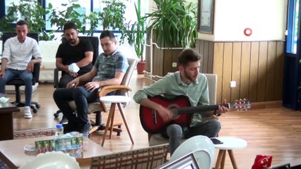 Cumhurbaşkanı için söylediği besteyle gündemi sallayan genç konuştu