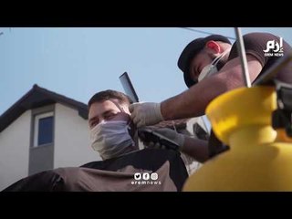 حلاق متنقل يقدم خدماته للسكان المحجوزين بسبب كورونا‎ #إرم_نيوز