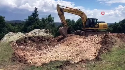 - Kırklareli’nde iş makinası ile kaçak kazı yapan 4 şüpheli yakalandı