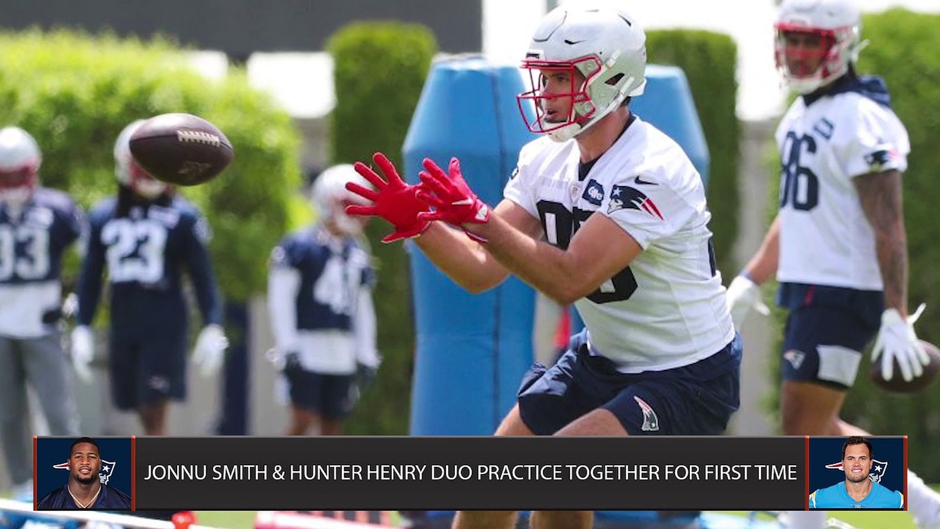 Patriots training camp: Jonnu Smith and Hunter Henry put on a show