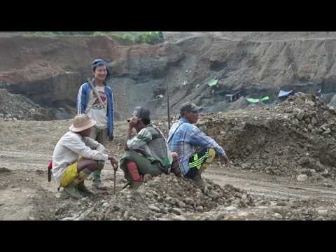 ارتفاع عدد ضحايا حادث انزلاق التربة في بورما إلى مائة قتيل.. #إرم_نيوز