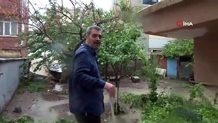 Eskişehir’de istinat duvarı çöktü, bodrum katındaki evi su bastı