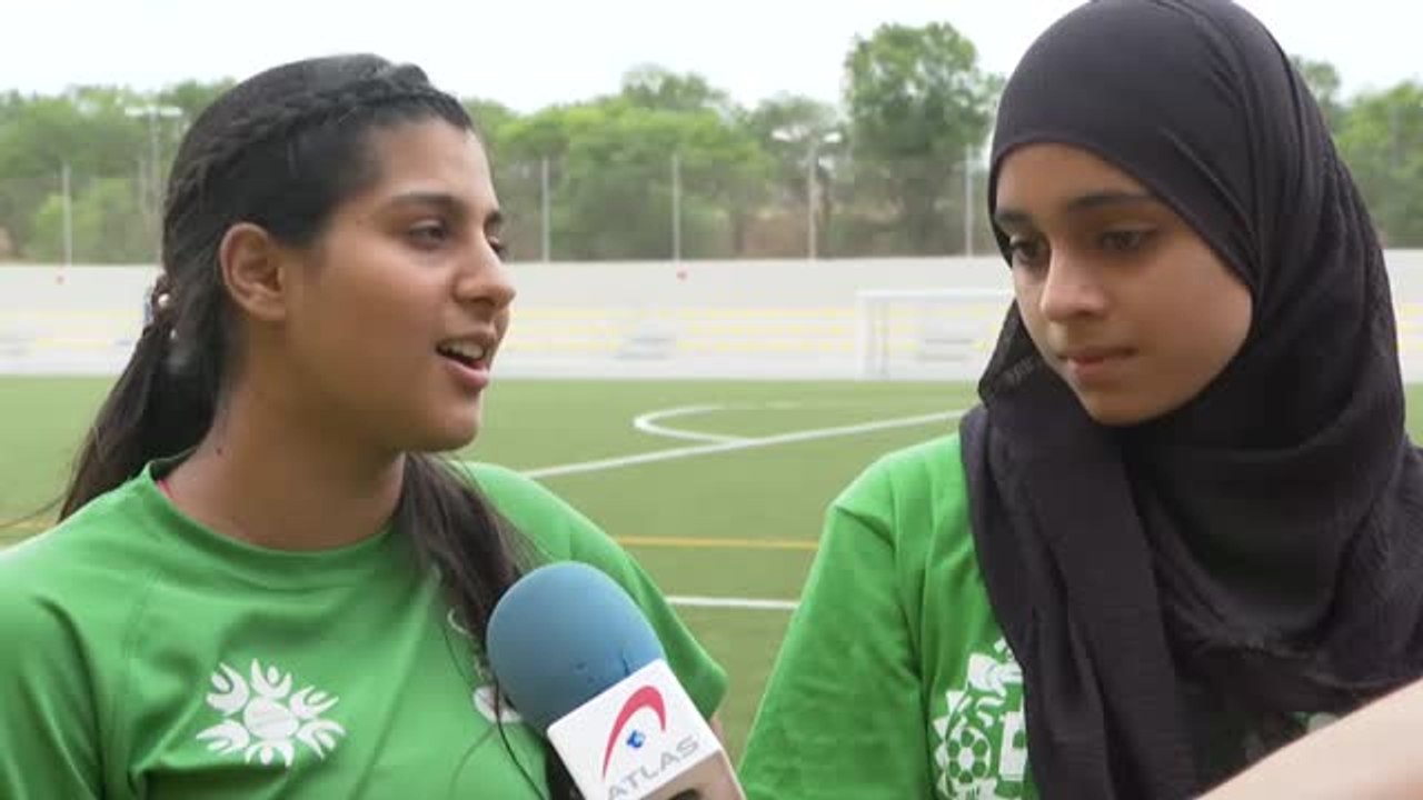 El primer equipo de críquet femenino de España consigue un campo para su práctica gracias al Ayuntamiento de Barcelona