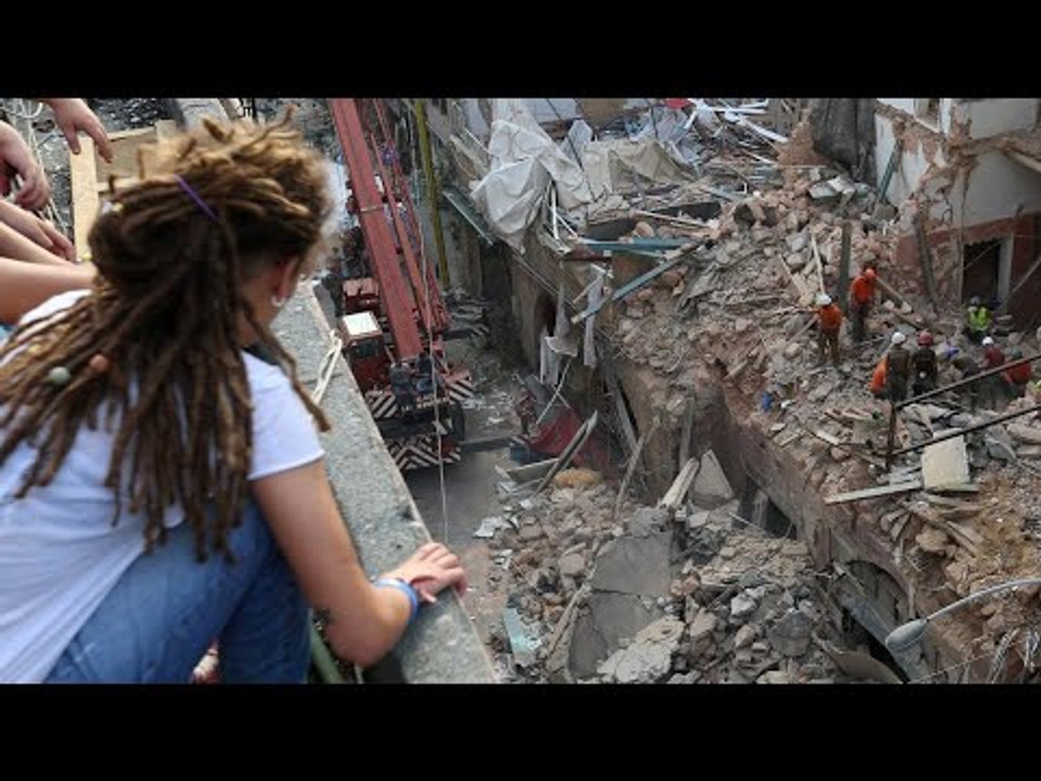 قلب ينبض.. بيروت تنتظر "معجزة" من تحت الركام بعد شهر على انفجار المرفأ #إرم_نيوز