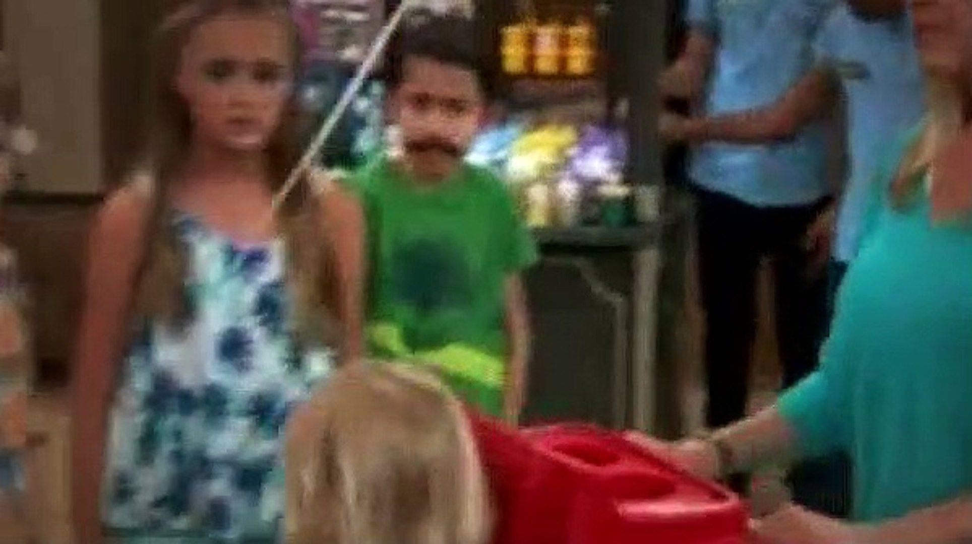 Nicky Ricky Dicky And Dawn S02E06 Mall in the Family video