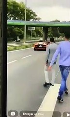 Il s'amuse à bloquer l'autoroute avec sa Lamborghini pendant un mariage va le regretter