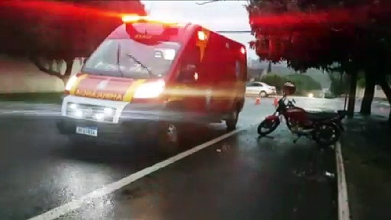 Motociclista sofre queda na Rua Bom Jesus, na Região do Lago