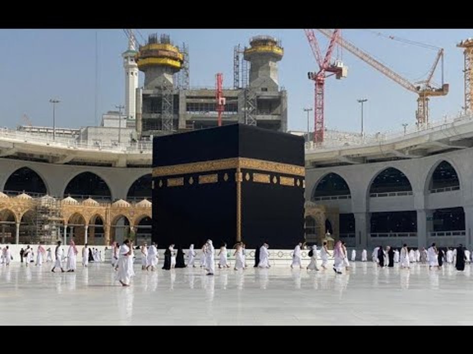 بث مباشر.. طواف المعتمرين بالحرم المكي في أول جمعة من شهر رمضان المبارك