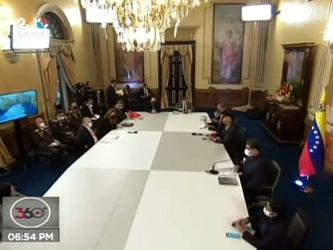 Desde el Palacio de Miraflores se desarrolla la reunión con Autoridades del Consejo de Estado