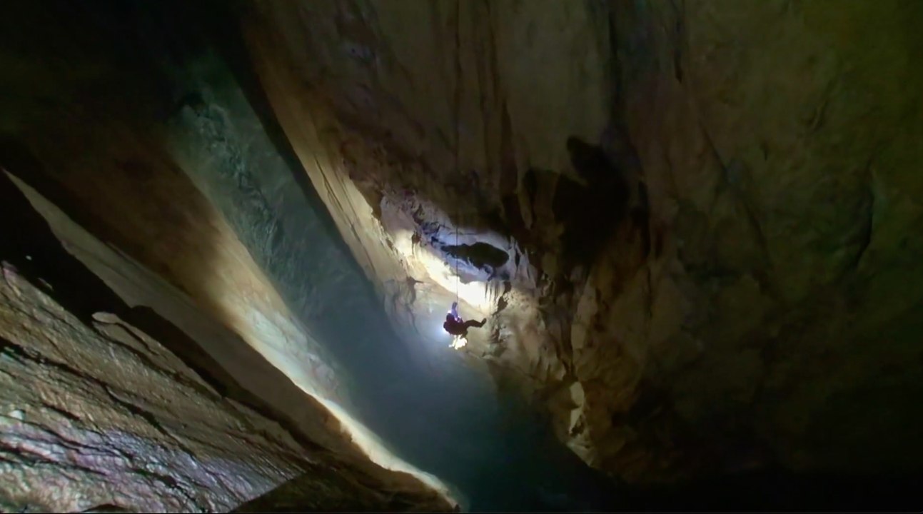 Das Riesending 20.000 Meter unter der Erde - Trailer (Deutsch) HD