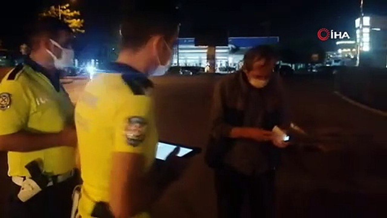 Alkollü yakalanan sürücüden polislere tehdit: 'Ben sizin komiseri arayım!'