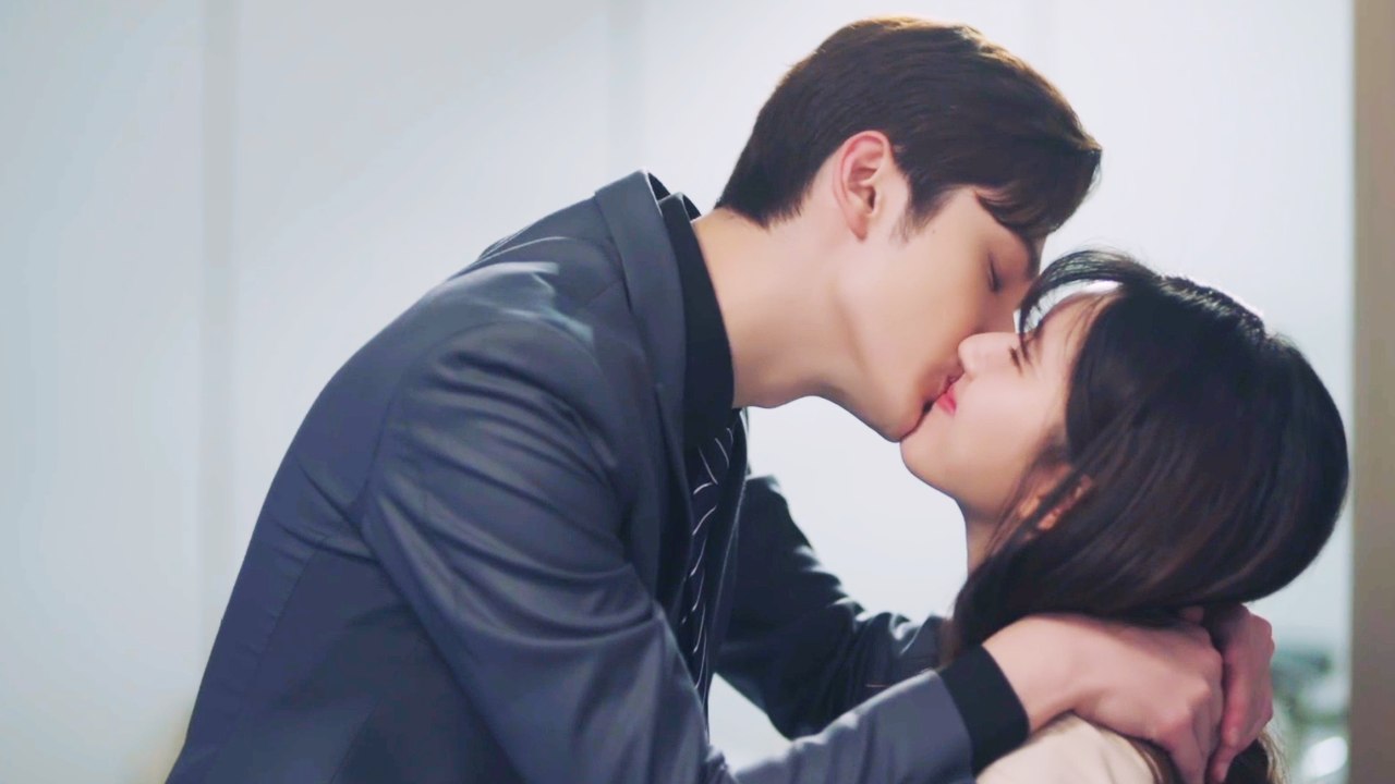 Kissing in the office! It's time to relax!!（Please Feel At Ease Mr. Ling）