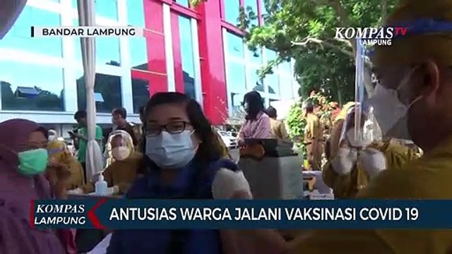 HUT Kota Bandar Lampung ke-339, Warga Sekitar Gedung Pemkot Antusias Ikuti Vaksinasi Covid 19